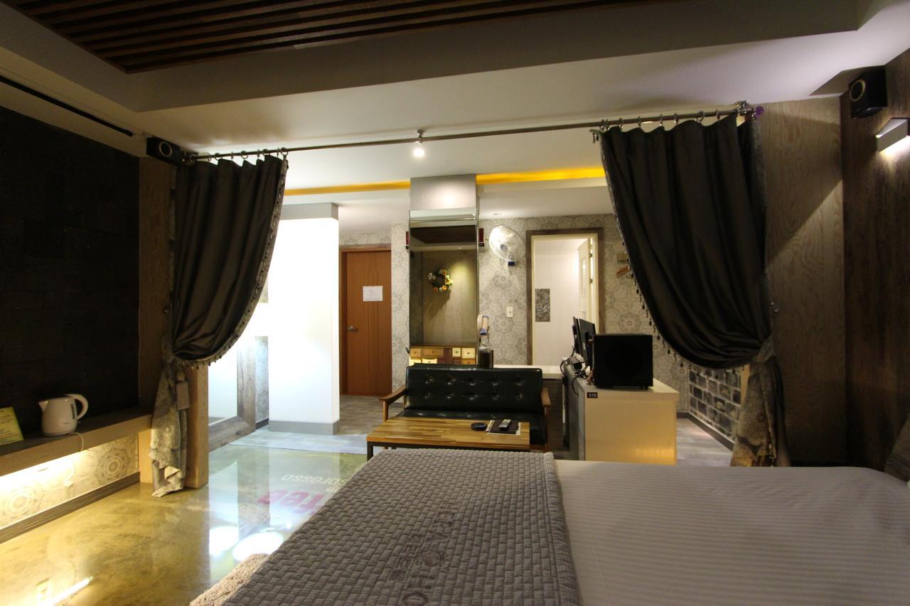 Hera Hotel Daegu Bagian luar foto