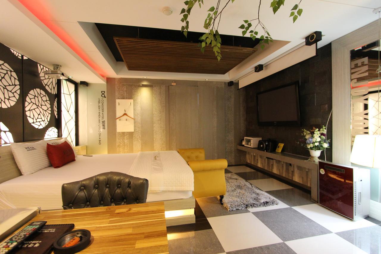 Hera Hotel Daegu Bagian luar foto